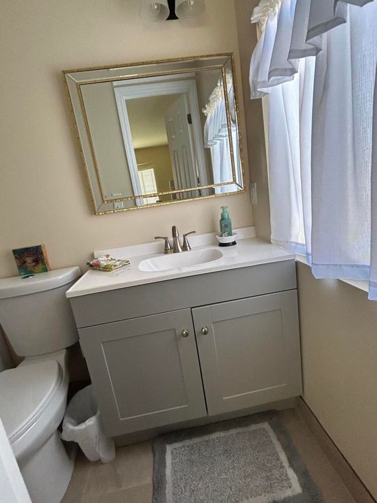 待售: $59,900 (2 贝兹, 2 浴室, 840 平方英尺)