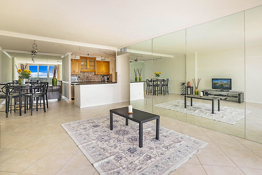 For Rent: $5,000 (2 beds, 2 baths, 1031 Square Feet)