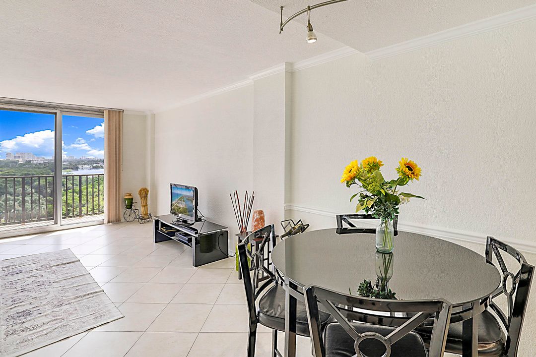 For Rent: $5,000 (2 beds, 2 baths, 1031 Square Feet)