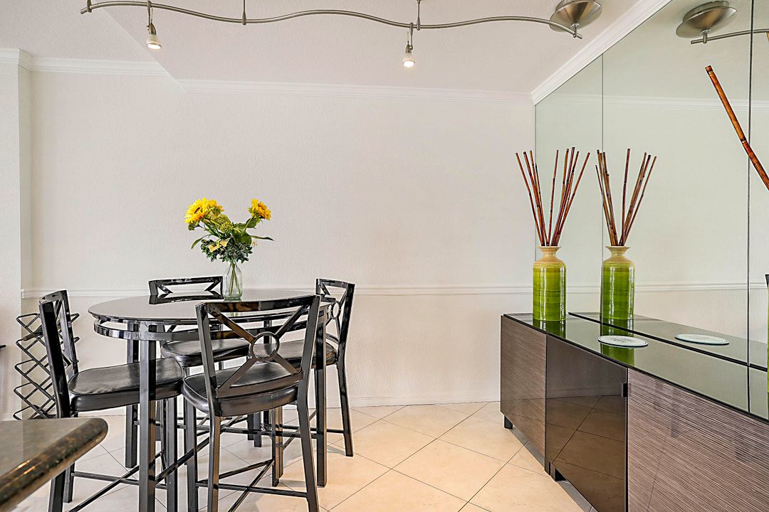 For Rent: $5,000 (2 beds, 2 baths, 1031 Square Feet)