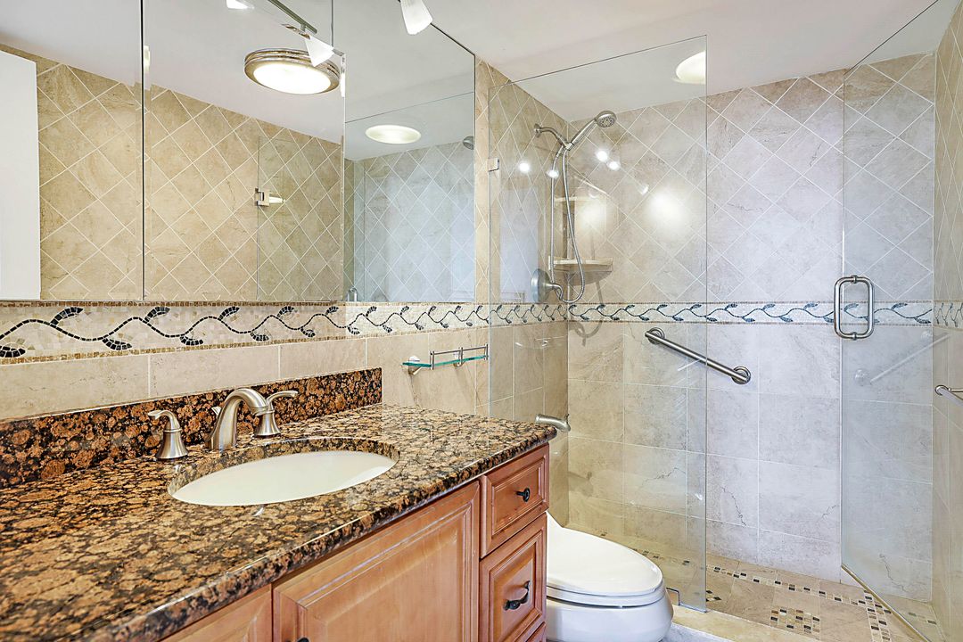 For Rent: $5,000 (2 beds, 2 baths, 1031 Square Feet)