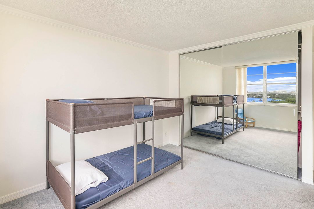 For Rent: $5,000 (2 beds, 2 baths, 1031 Square Feet)