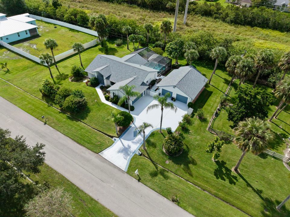 For Sale: $550,000 (3 beds, 2 baths, 1618 Square Feet)