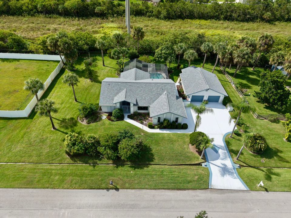 For Sale: $550,000 (3 beds, 2 baths, 1618 Square Feet)