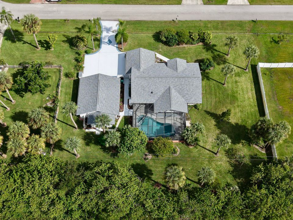 For Sale: $550,000 (3 beds, 2 baths, 1618 Square Feet)