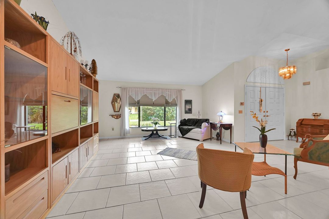 For Sale: $550,000 (3 beds, 2 baths, 1618 Square Feet)