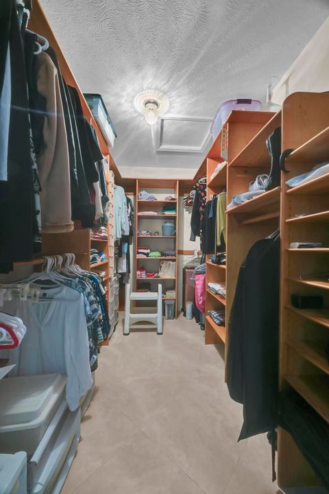 For Sale: $550,000 (3 beds, 2 baths, 1618 Square Feet)