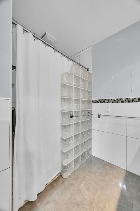 For Sale: $550,000 (3 beds, 2 baths, 1618 Square Feet)