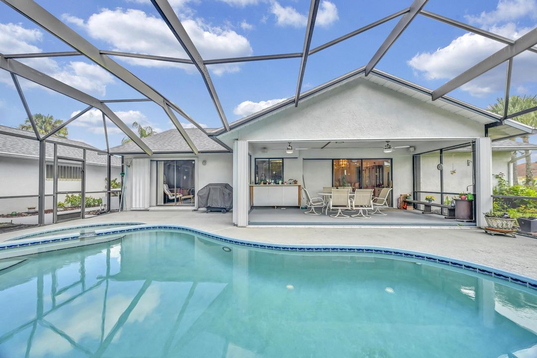 For Sale: $550,000 (3 beds, 2 baths, 1618 Square Feet)