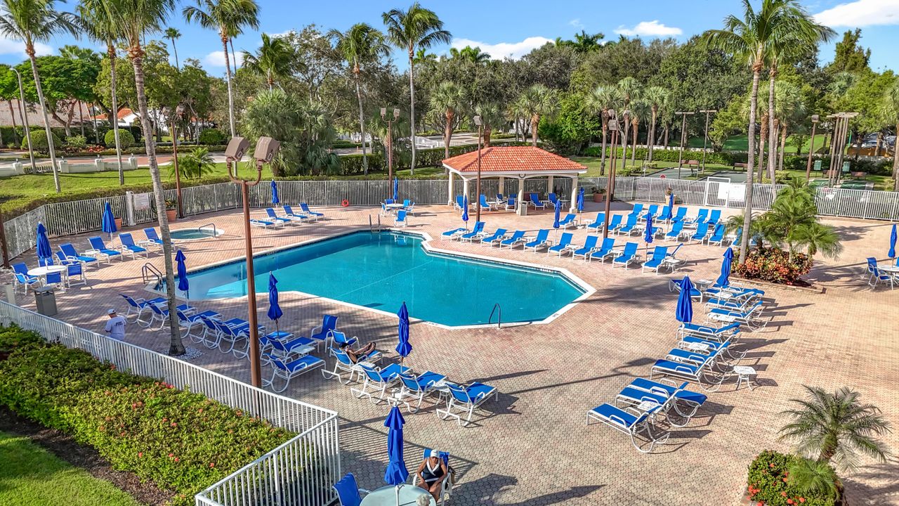 For Sale: $425,000 (2 beds, 2 baths, 1645 Square Feet)