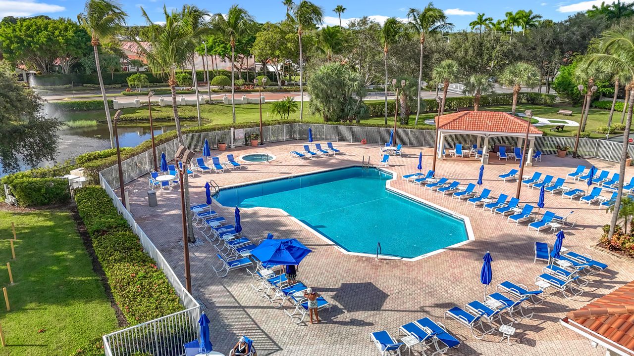 For Sale: $425,000 (2 beds, 2 baths, 1645 Square Feet)