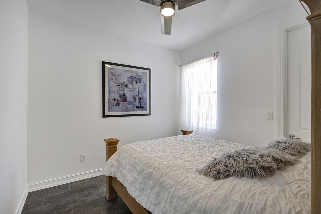 合同活跃: $4,800 (3 贝兹, 2 浴室, 2366 平方英尺)