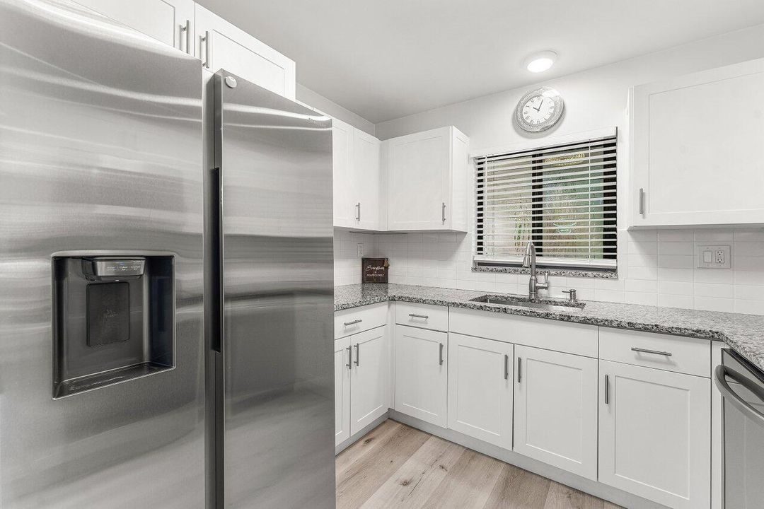 For Sale: $284,900 (2 beds, 2 baths, 1186 Square Feet)