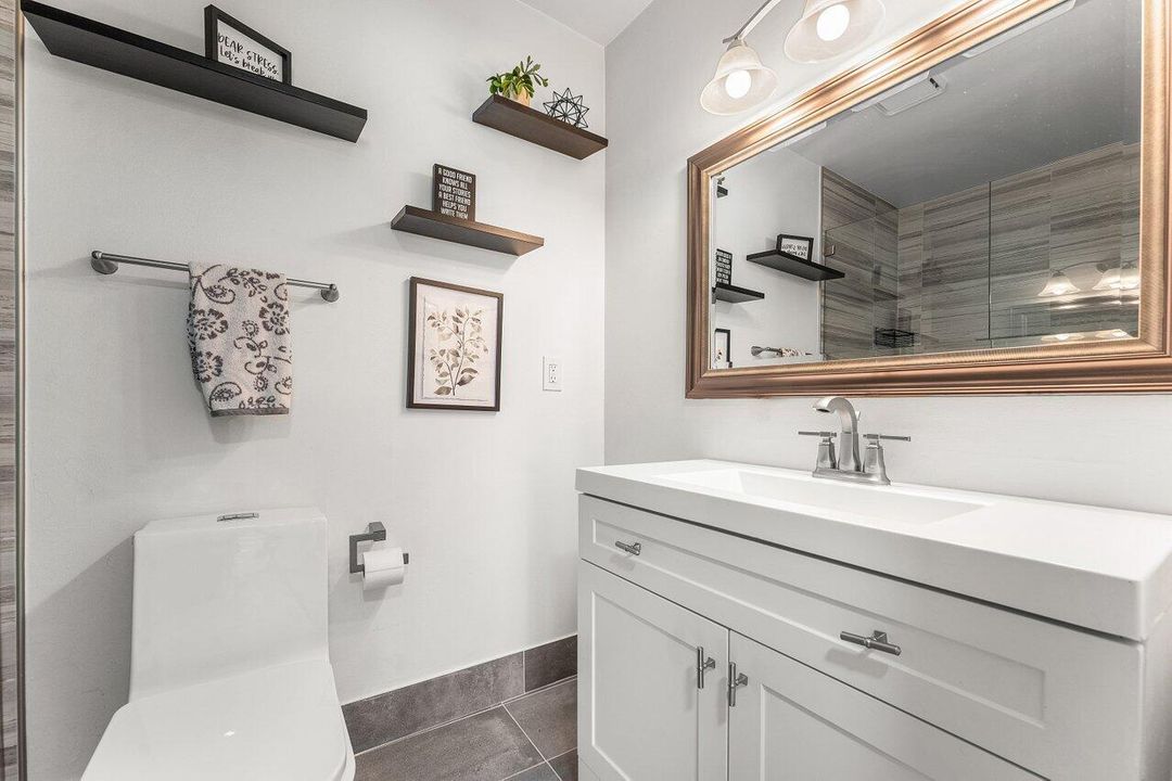 For Sale: $284,900 (2 beds, 2 baths, 1186 Square Feet)