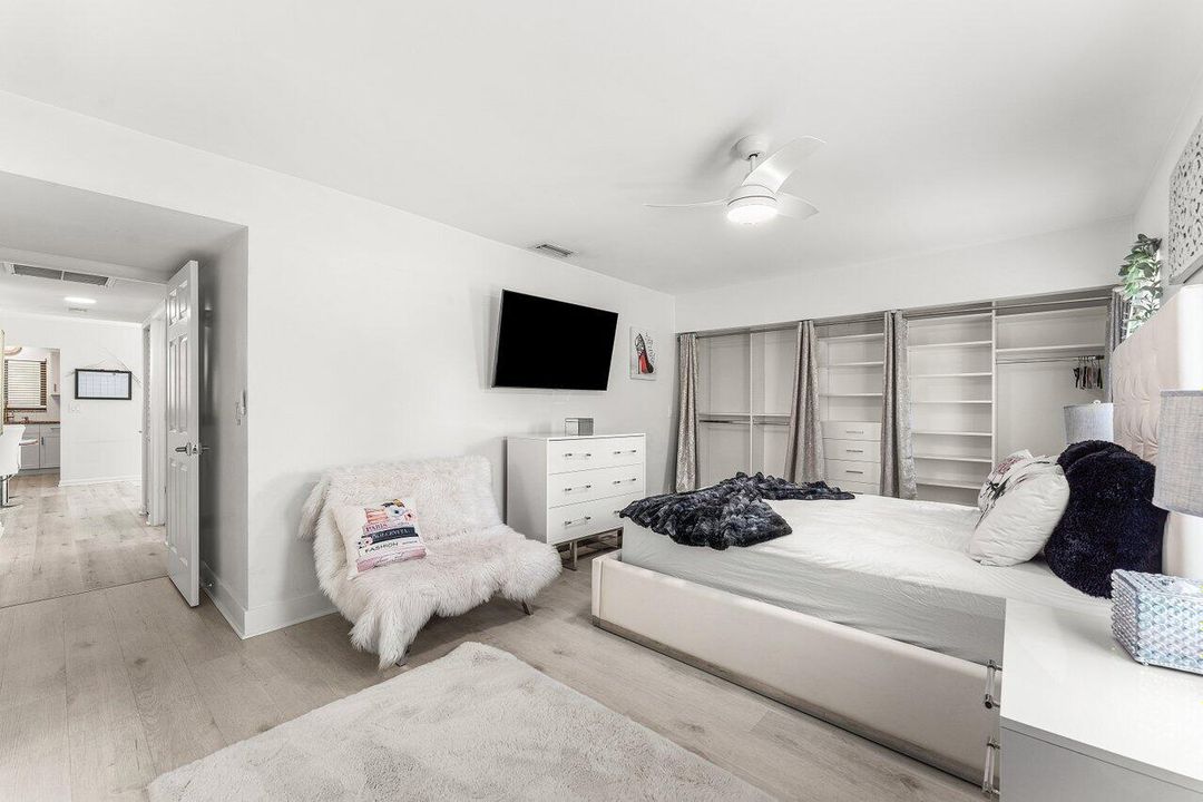 For Sale: $284,900 (2 beds, 2 baths, 1186 Square Feet)