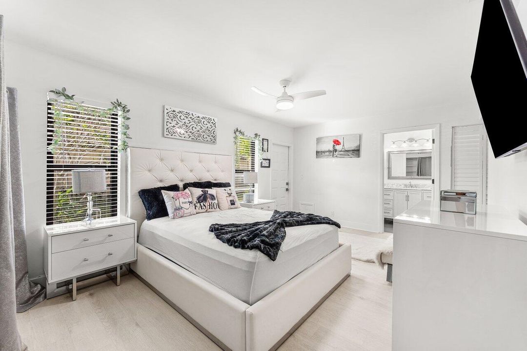 For Sale: $284,900 (2 beds, 2 baths, 1186 Square Feet)