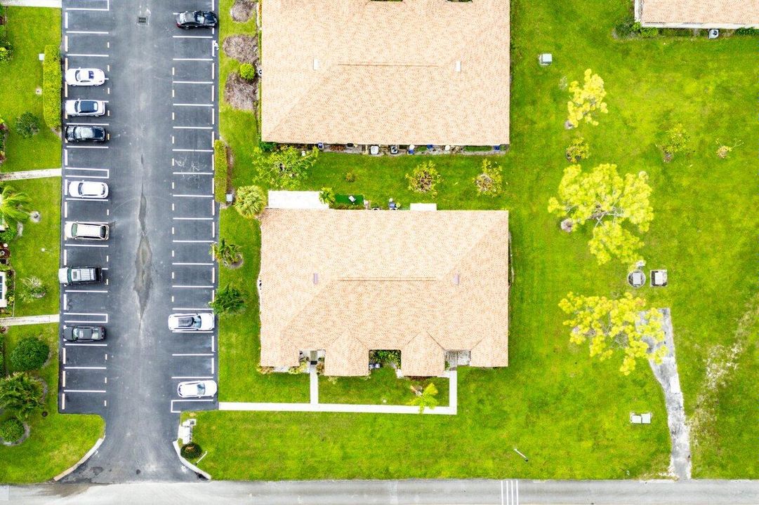 For Sale: $284,900 (2 beds, 2 baths, 1186 Square Feet)