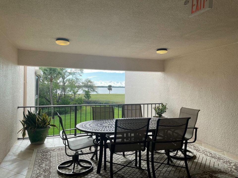 Active With Contract: $785,000 (3 beds, 3 baths, 1895 Square Feet)