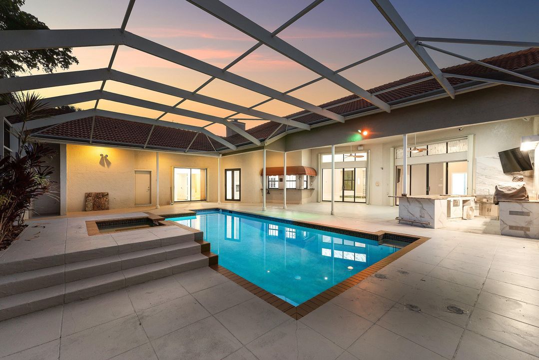 待售: $1,200,000 (5 贝兹, 3 浴室, 3319 平方英尺)