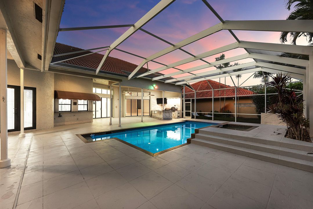 待售: $1,200,000 (5 贝兹, 3 浴室, 3319 平方英尺)