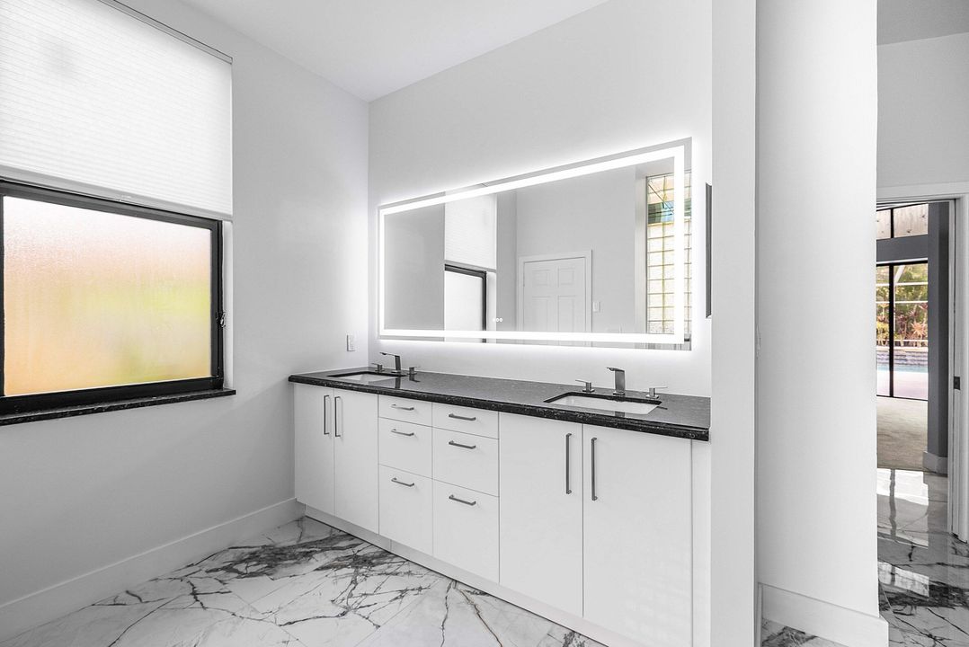 待售: $1,200,000 (5 贝兹, 3 浴室, 3319 平方英尺)