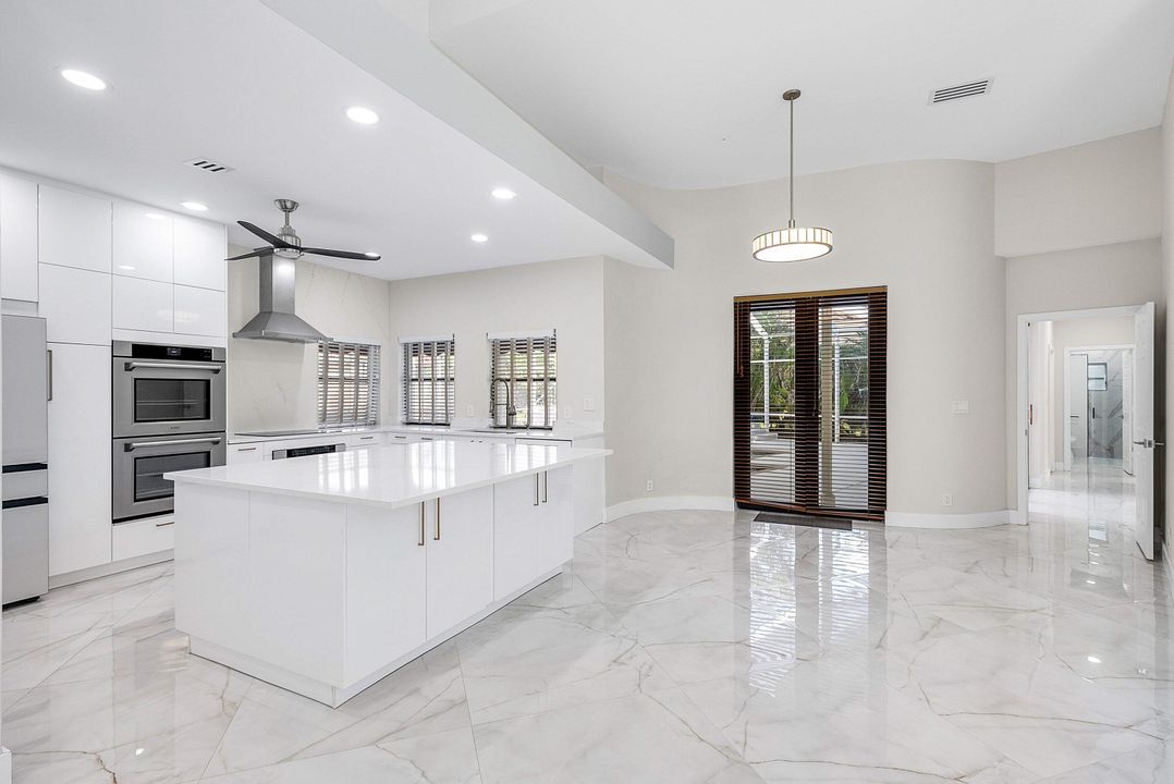 待售: $1,200,000 (5 贝兹, 3 浴室, 3319 平方英尺)