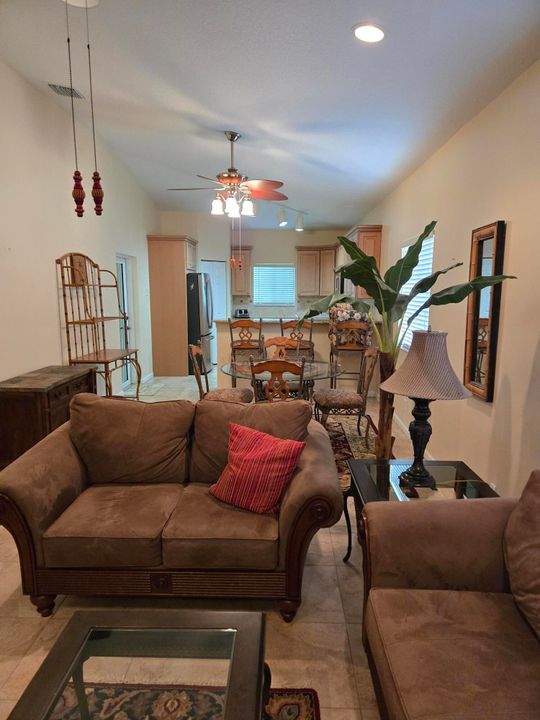 На продажу: $369,900 (3 спален, 2 ванн, 1314 Квадратных фут)