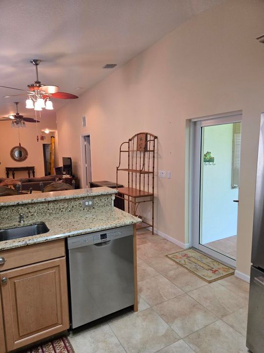 На продажу: $369,900 (3 спален, 2 ванн, 1314 Квадратных фут)