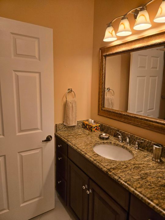 На продажу: $369,900 (3 спален, 2 ванн, 1314 Квадратных фут)