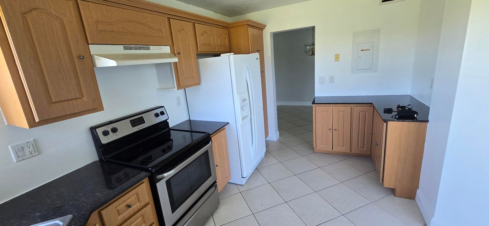 For Rent: $1,600 (2 beds, 2 baths, 1103 Square Feet)