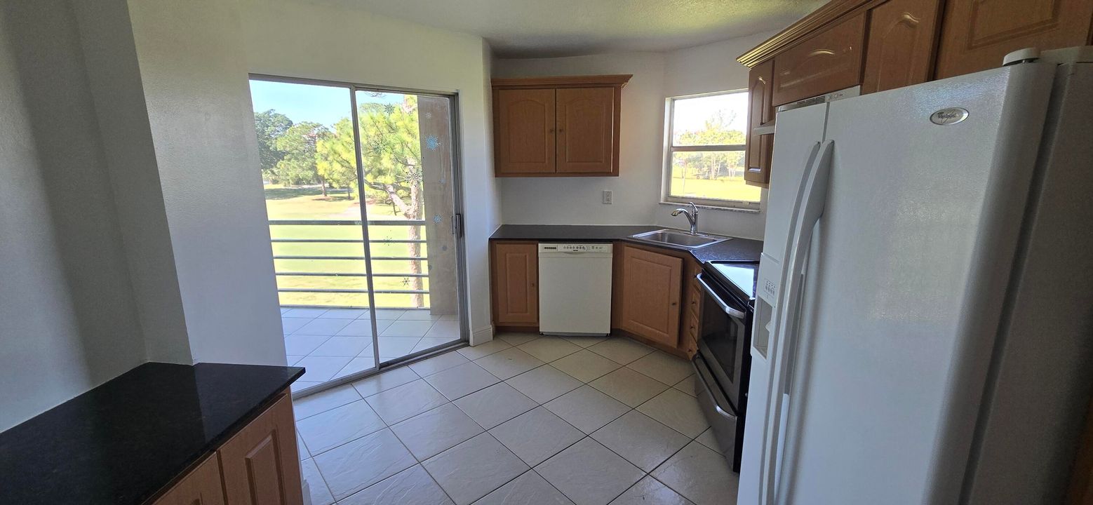 For Rent: $1,600 (2 beds, 2 baths, 1103 Square Feet)