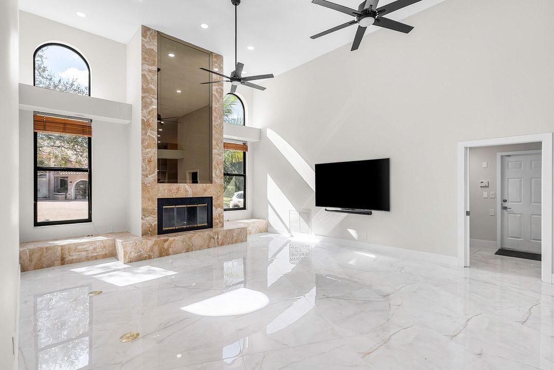 待售: $1,200,000 (5 贝兹, 3 浴室, 3319 平方英尺)