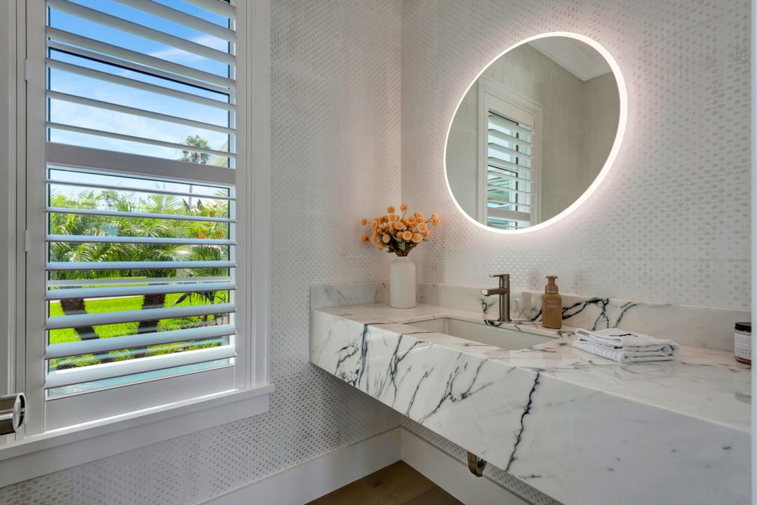 For Sale: $5,425,000 (4 beds, 5 baths, 5501 Square Feet)