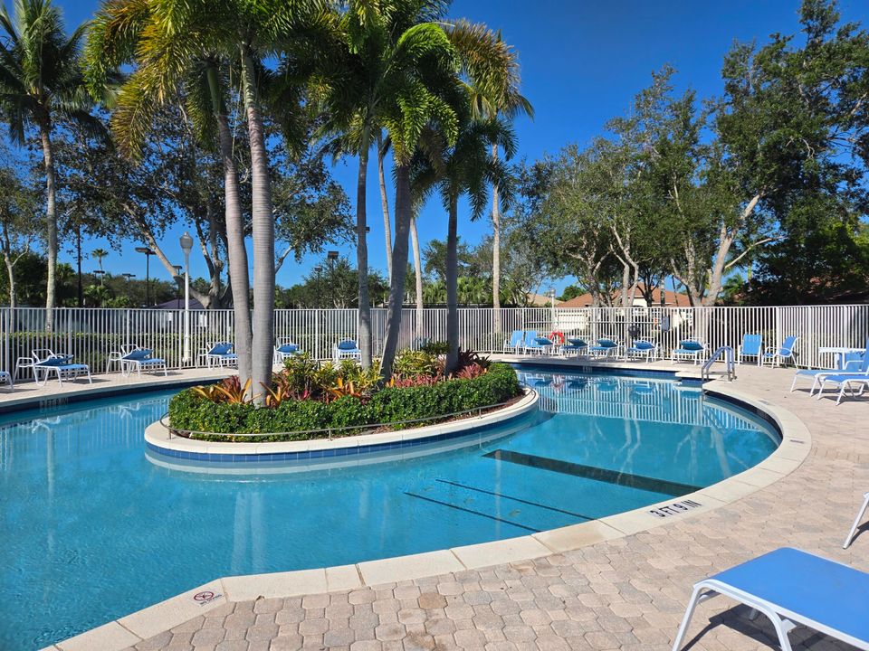 На продажу: $369,900 (3 спален, 2 ванн, 1314 Квадратных фут)