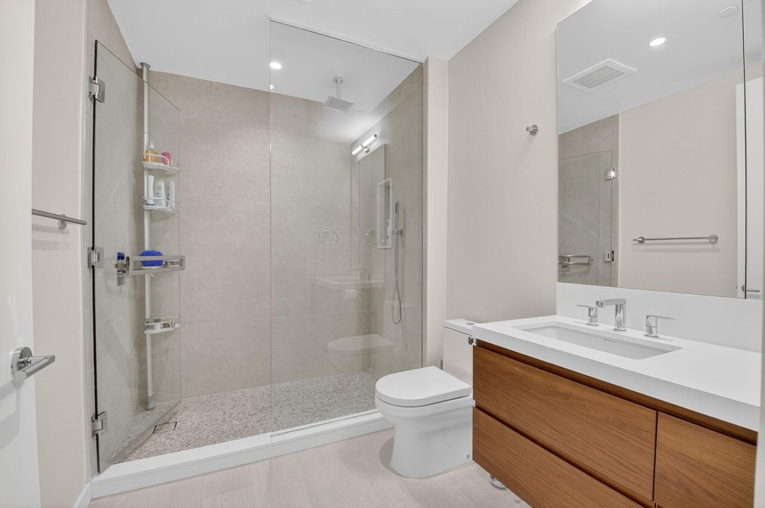 En Renta: $18,000 (2 camas, 3 baños, 1800 Pies cuadrados)