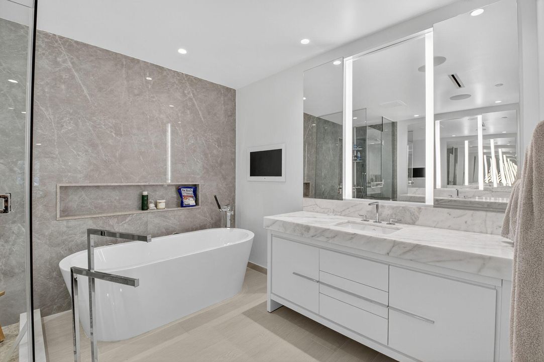 En Renta: $18,000 (2 camas, 3 baños, 1800 Pies cuadrados)