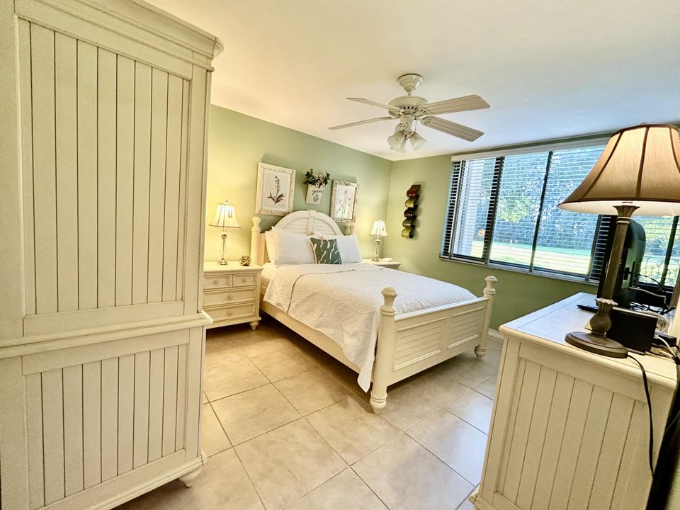 For Rent: $2,100 (2 beds, 2 baths, 1050 Square Feet)