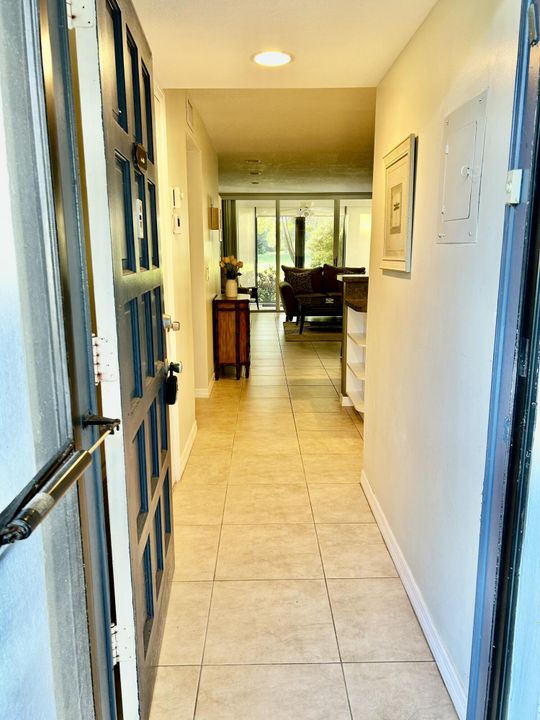 For Rent: $2,100 (2 beds, 2 baths, 1050 Square Feet)