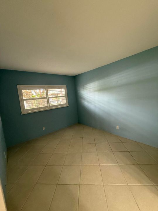 For Sale: $305,000 (2 beds, 2 baths, 1000 Square Feet)