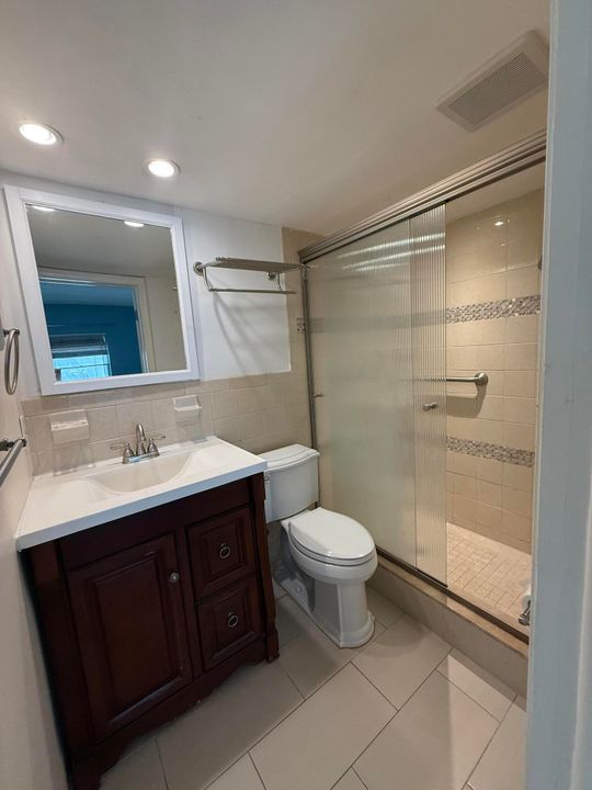 For Sale: $305,000 (2 beds, 2 baths, 1000 Square Feet)