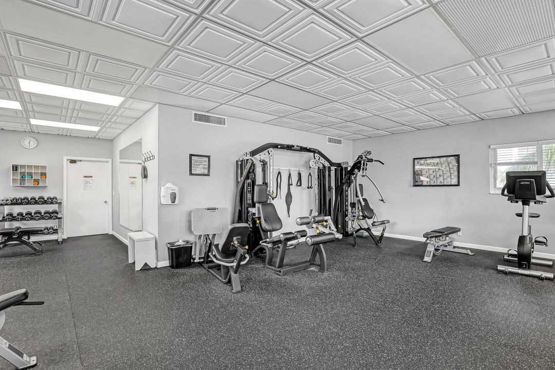 For Sale: $305,000 (2 beds, 2 baths, 1000 Square Feet)