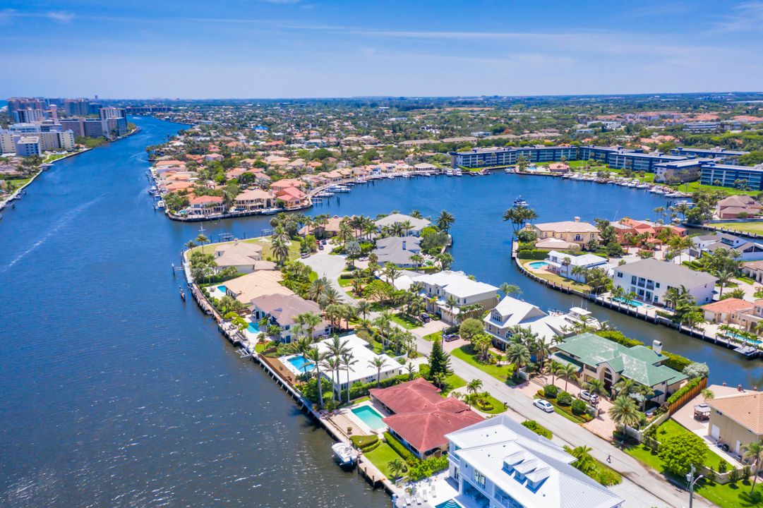 For Sale: $305,000 (2 beds, 2 baths, 1000 Square Feet)