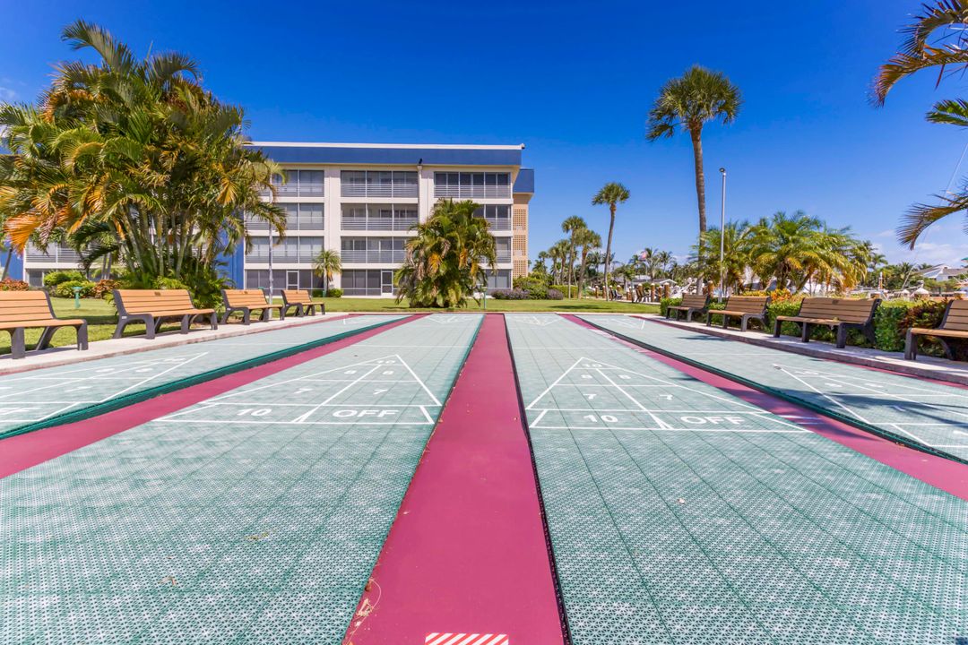 For Sale: $305,000 (2 beds, 2 baths, 1000 Square Feet)