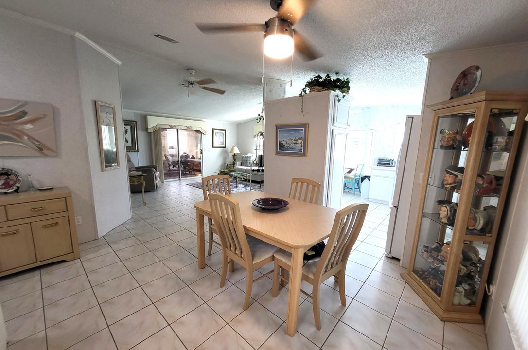 合同活跃: $219,900 (2 贝兹, 2 浴室, 1287 平方英尺)