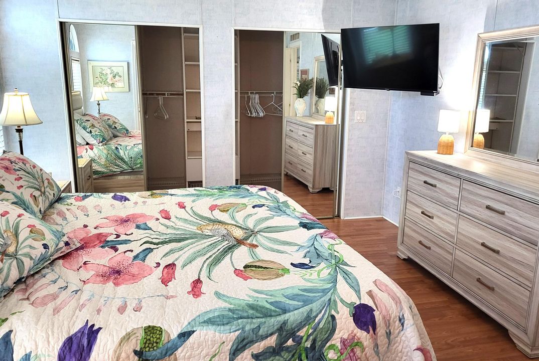 合同活跃: $219,900 (2 贝兹, 2 浴室, 1287 平方英尺)