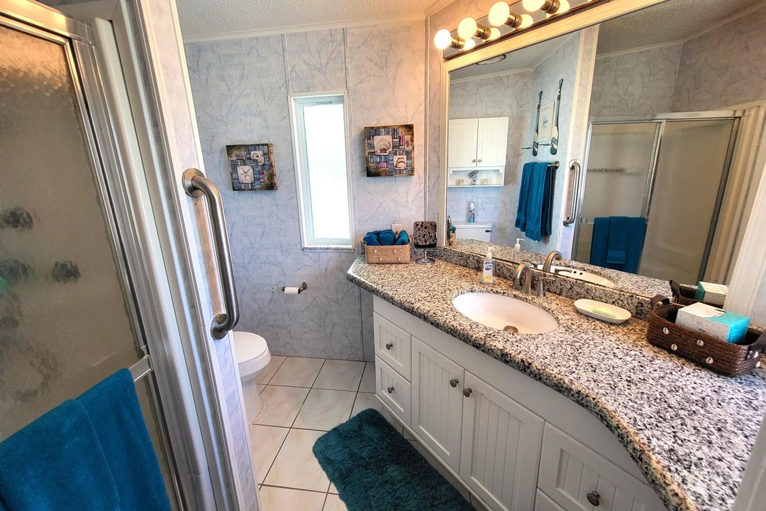 合同活跃: $219,900 (2 贝兹, 2 浴室, 1287 平方英尺)