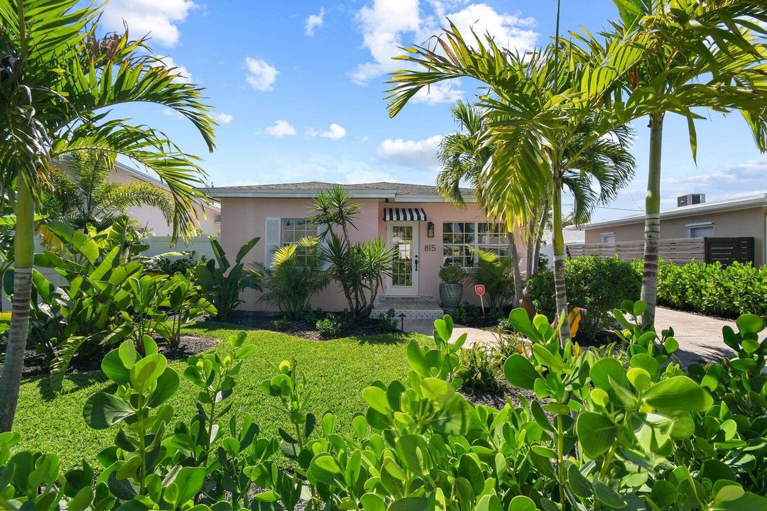 待售: $725,000 (2 贝兹, 2 浴室, 1160 平方英尺)