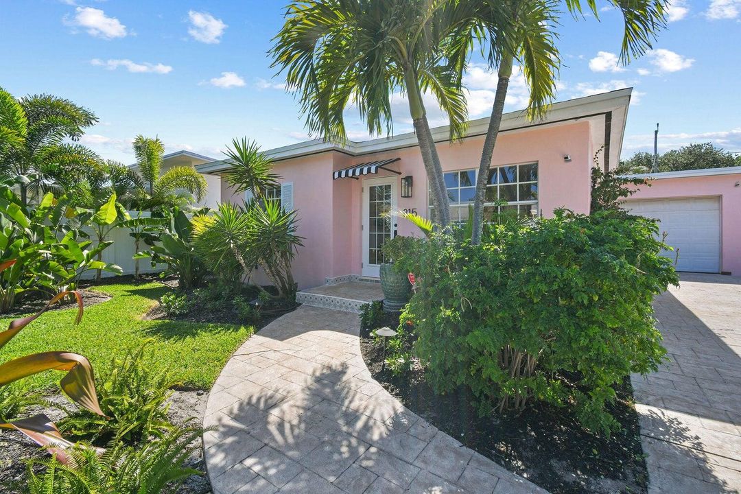 待售: $725,000 (2 贝兹, 2 浴室, 1160 平方英尺)