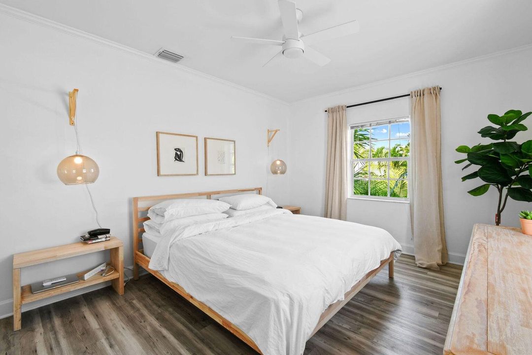 待售: $725,000 (2 贝兹, 2 浴室, 1160 平方英尺)