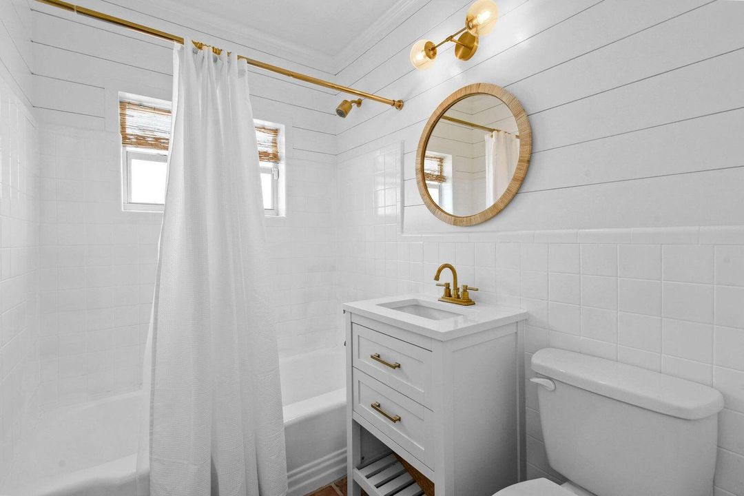 待售: $725,000 (2 贝兹, 2 浴室, 1160 平方英尺)